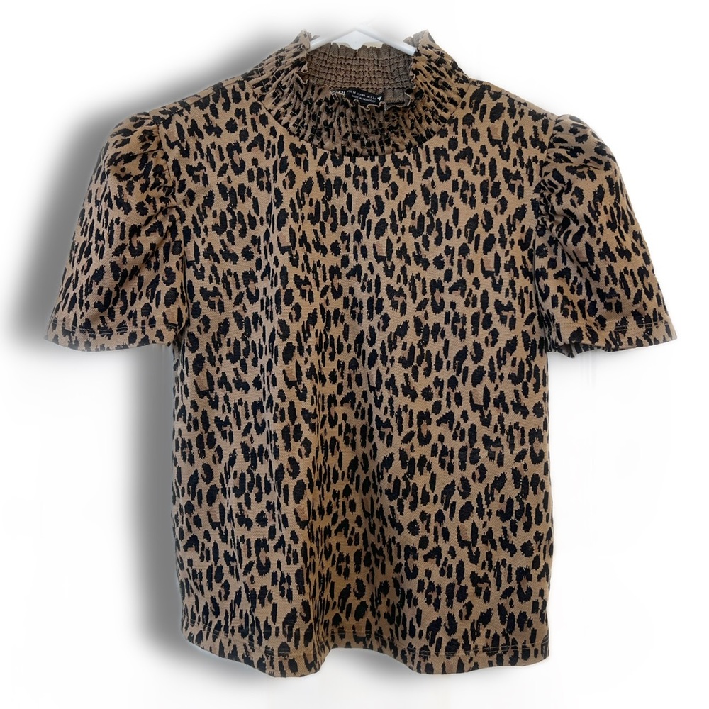 Medium Zara Animal print Turtleneck with ruffled puff sleeves NWOT